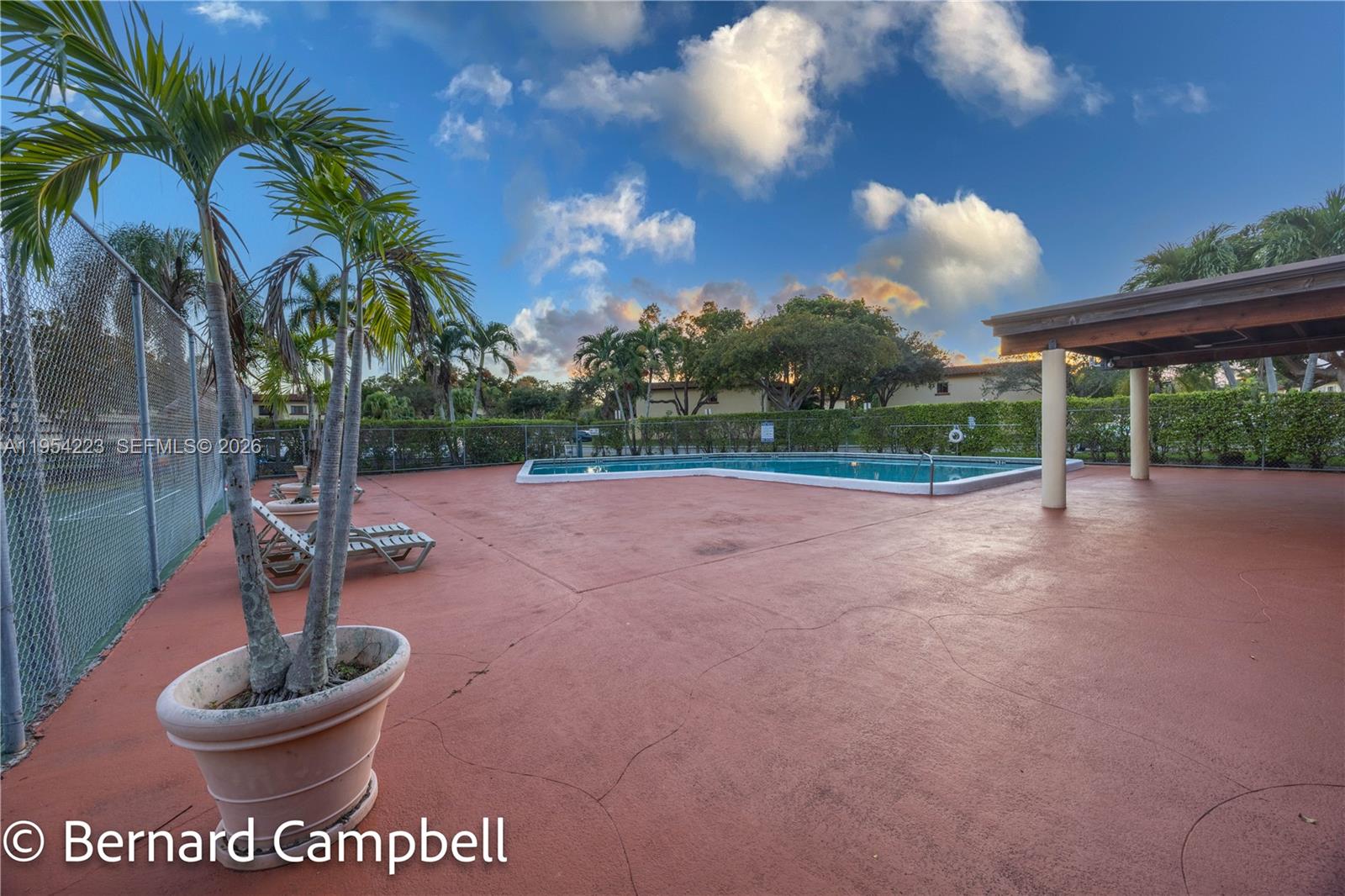 SPRINGTREE LAKES - Residential