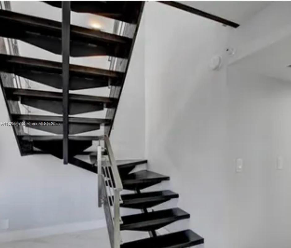 ISLAND POINT CONDO - Residential Lease