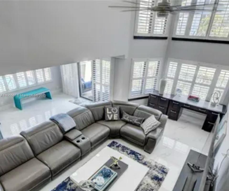 ISLAND POINT CONDO - Residential Lease