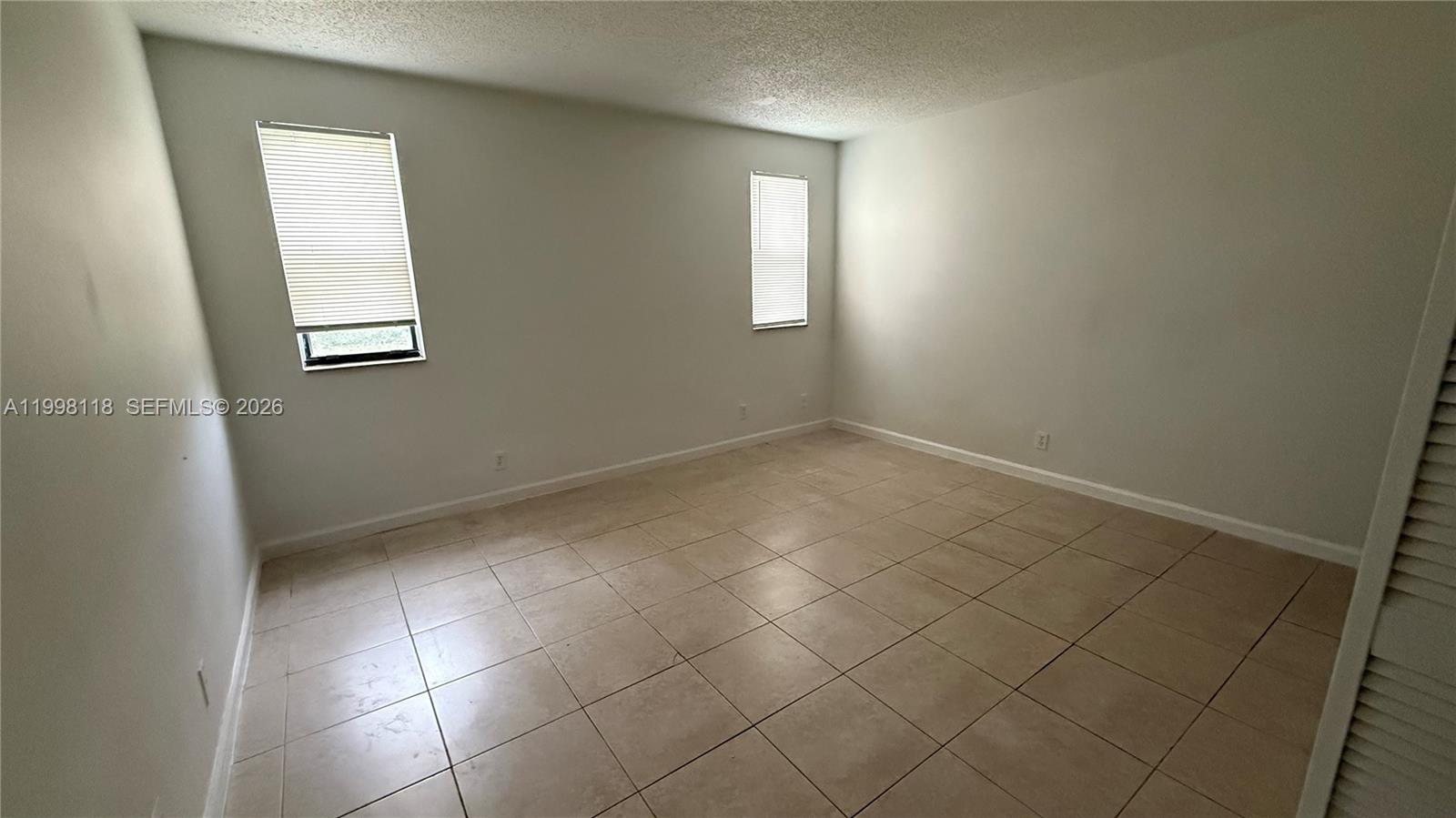 ROYALE GARDENS CONDO - Residential Lease