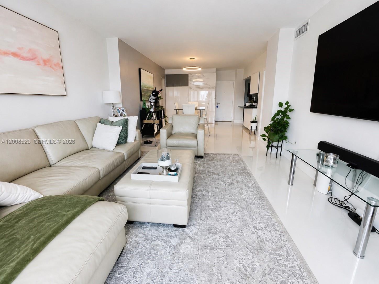 300 Bayview Dr PH11