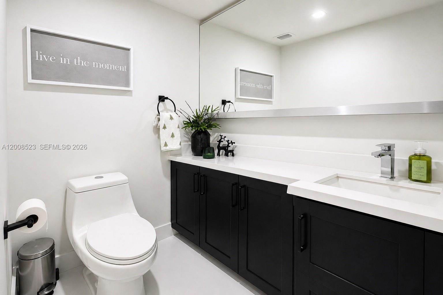 300 Bayview Dr PH11