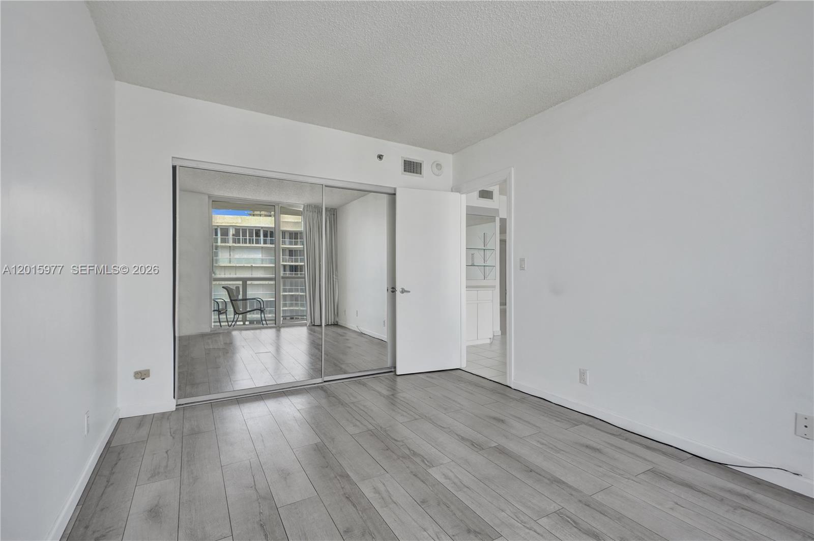 OCEANIA I CONDO - Residential