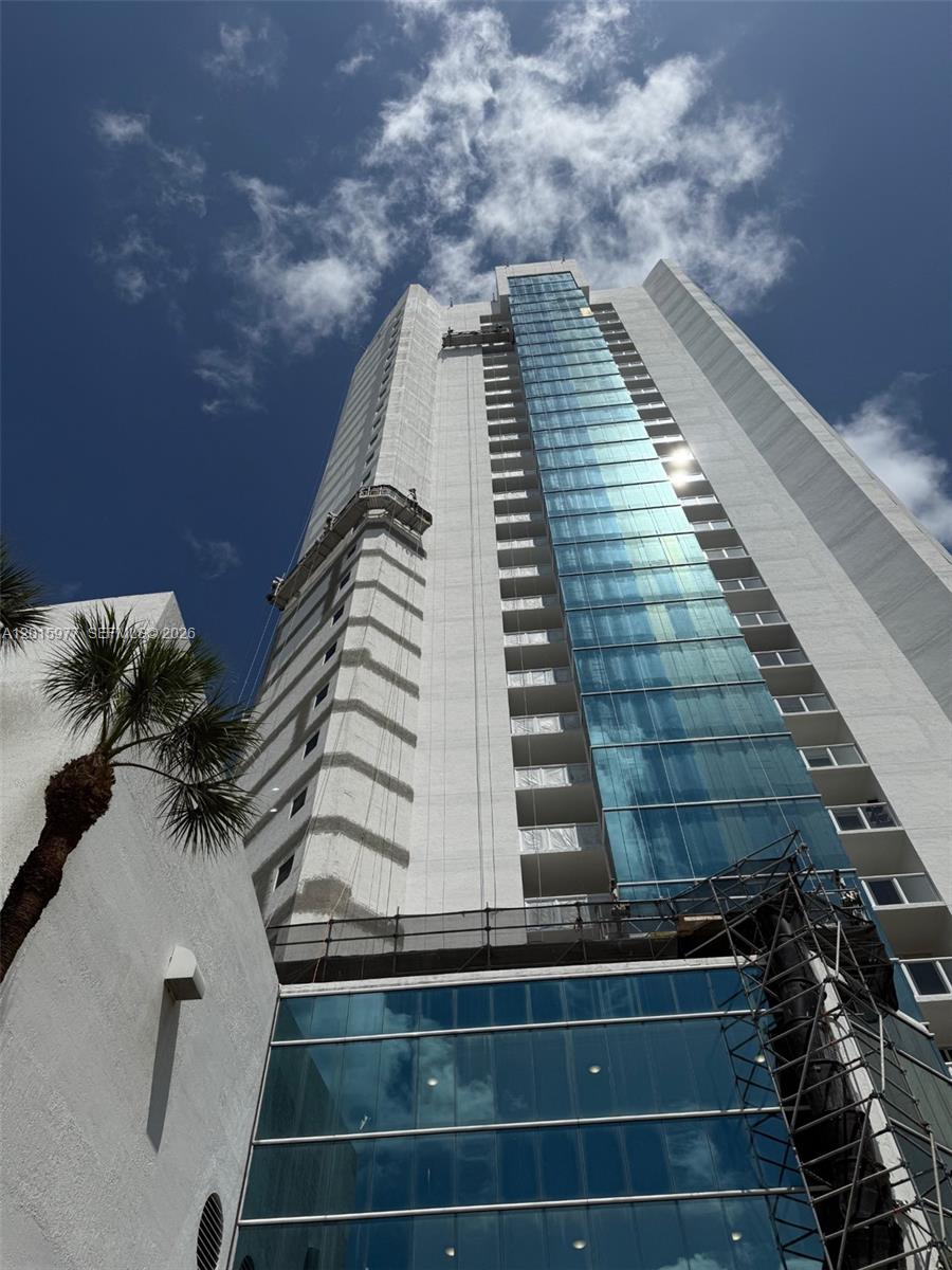 OCEANIA I CONDO - Residential
