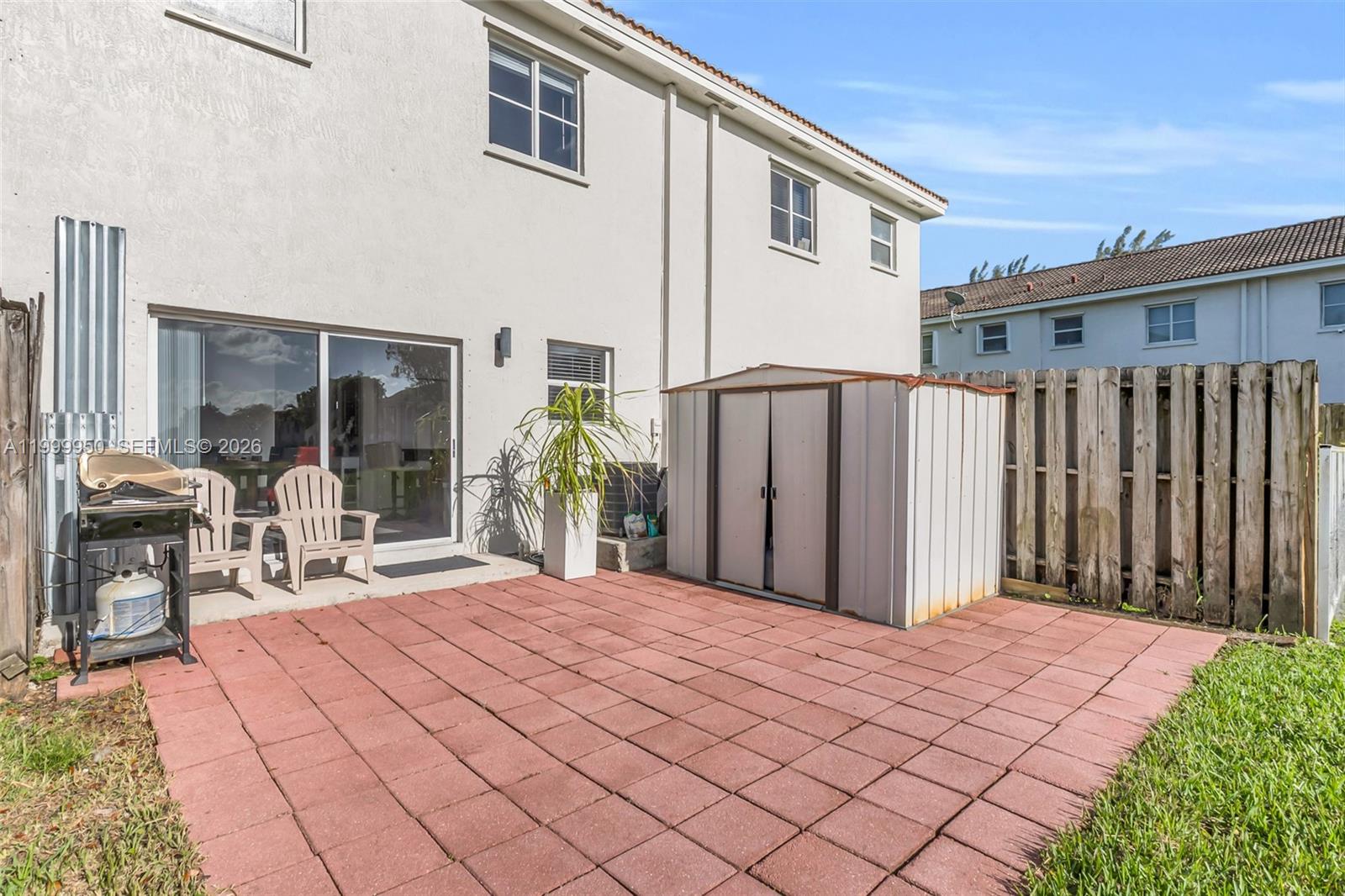 VENETIA GROVES - Residential