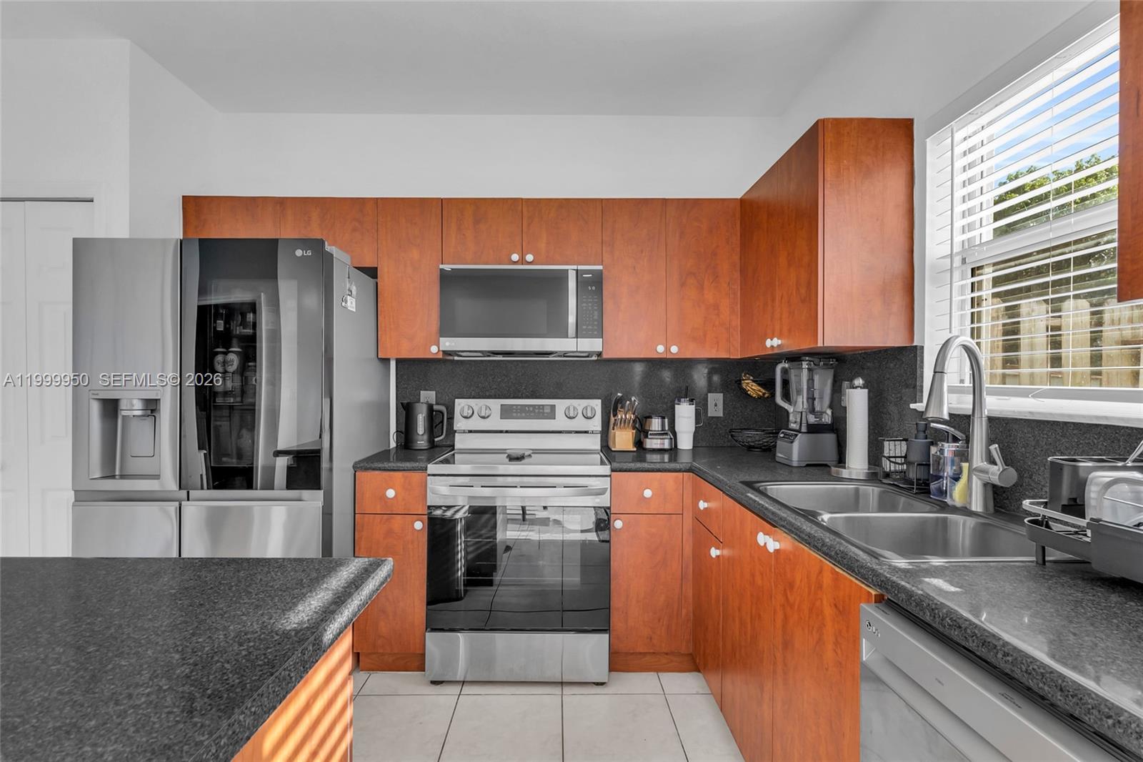 VENETIA GROVES - Residential