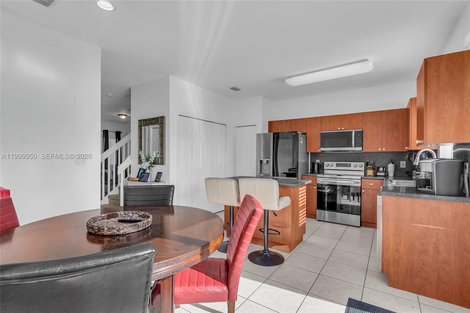 VENETIA GROVES - Residential