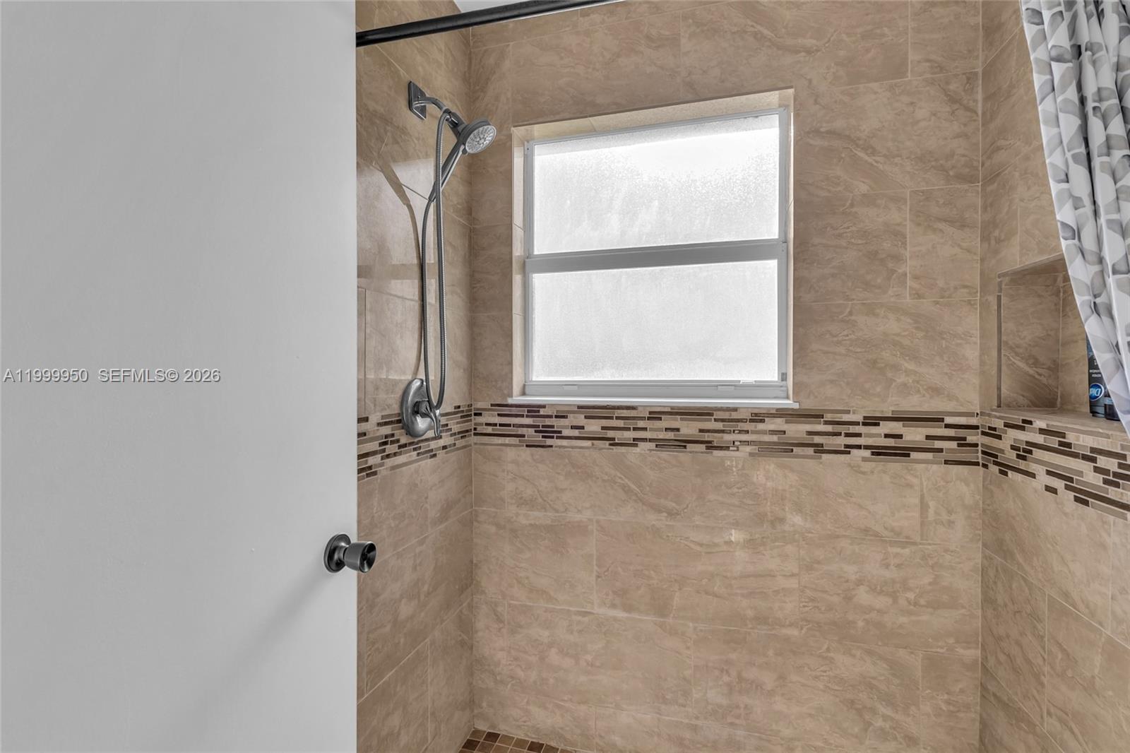 VENETIA GROVES - Residential