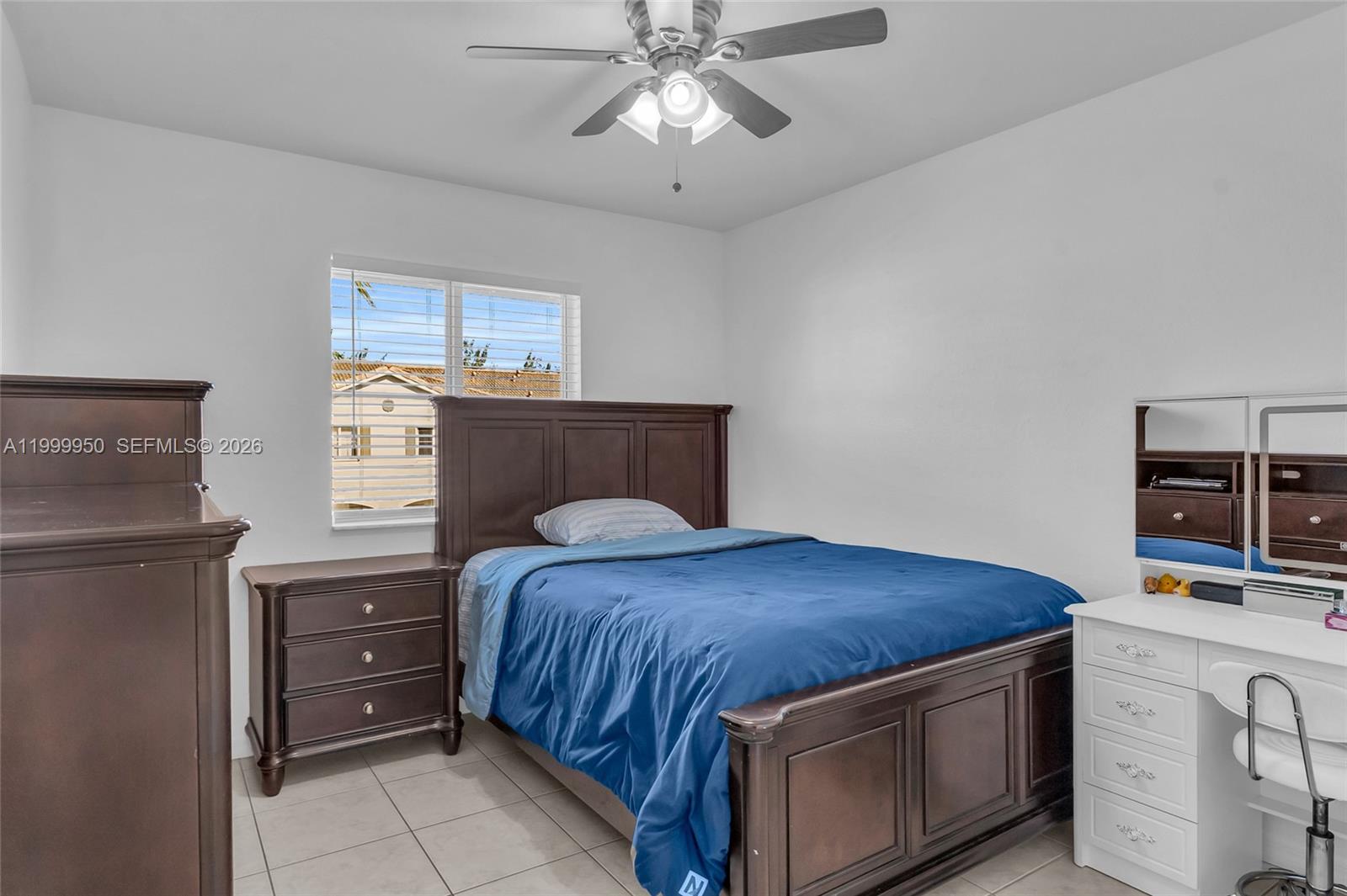 VENETIA GROVES - Residential