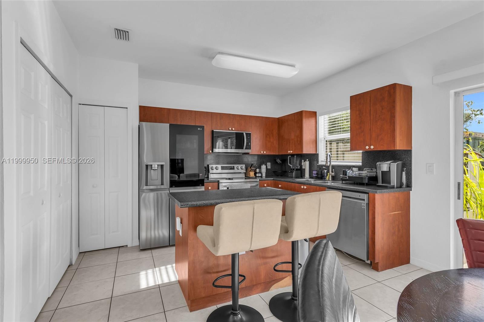 VENETIA GROVES - Residential