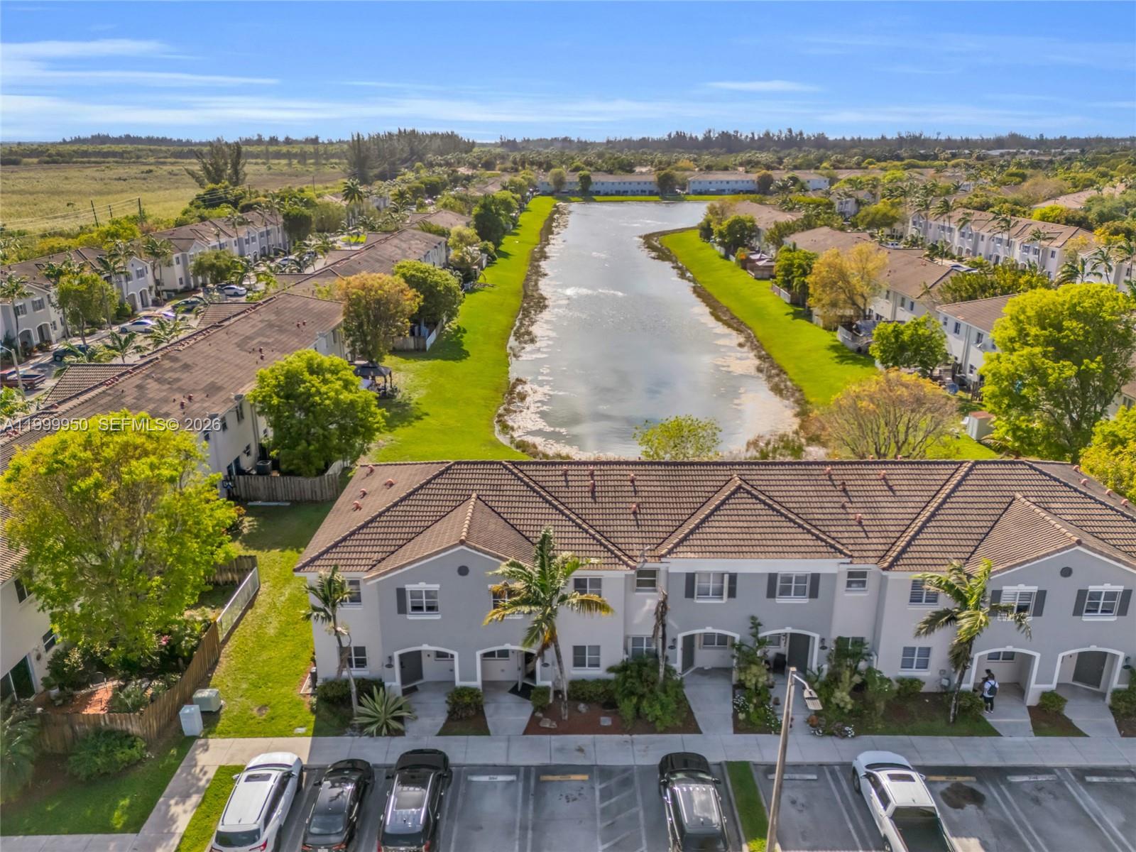 VENETIA GROVES - Residential