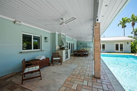 Tiny photo for 11100 SW 73rd Ct, Pinecrest, FL 33156 (MLS # A12023885)