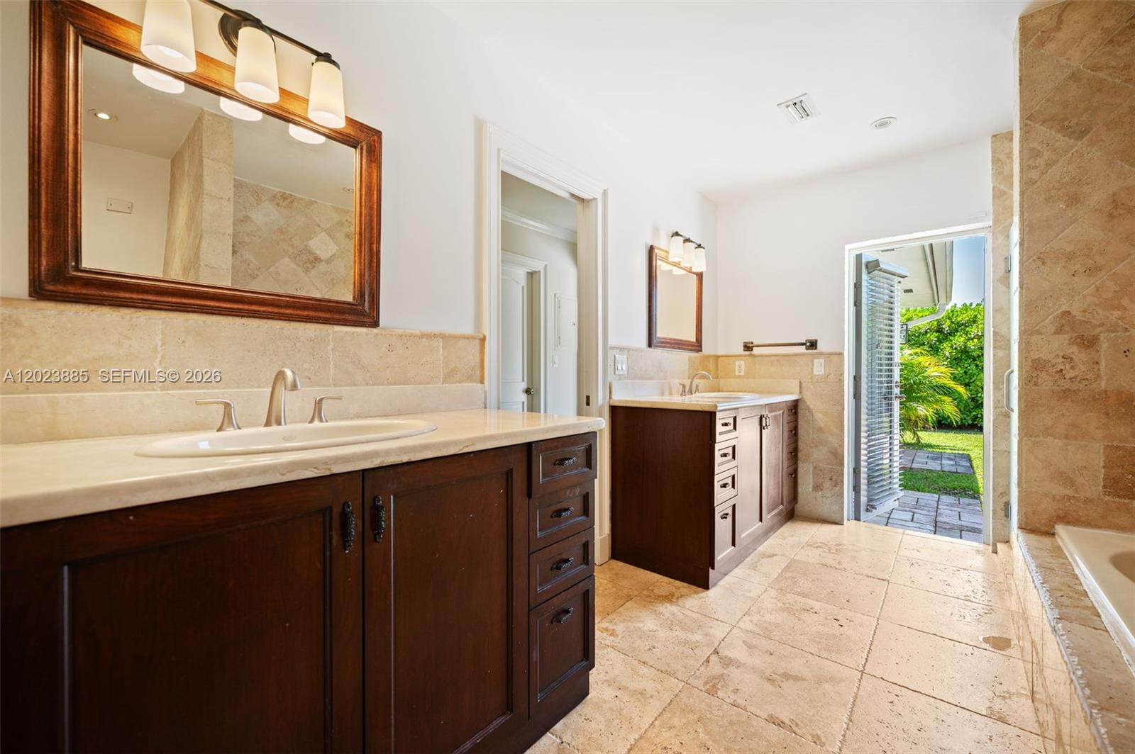 KENDALL PARK ESTATES - Residential