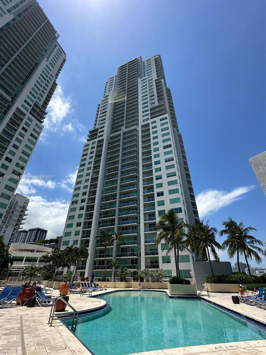 VIZCAYNE NORTH CONDO - Residential