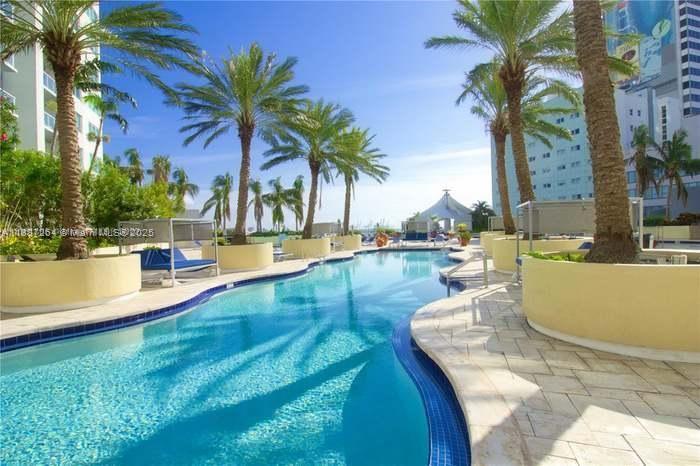 VIZCAYNE NORTH CONDO - Residential