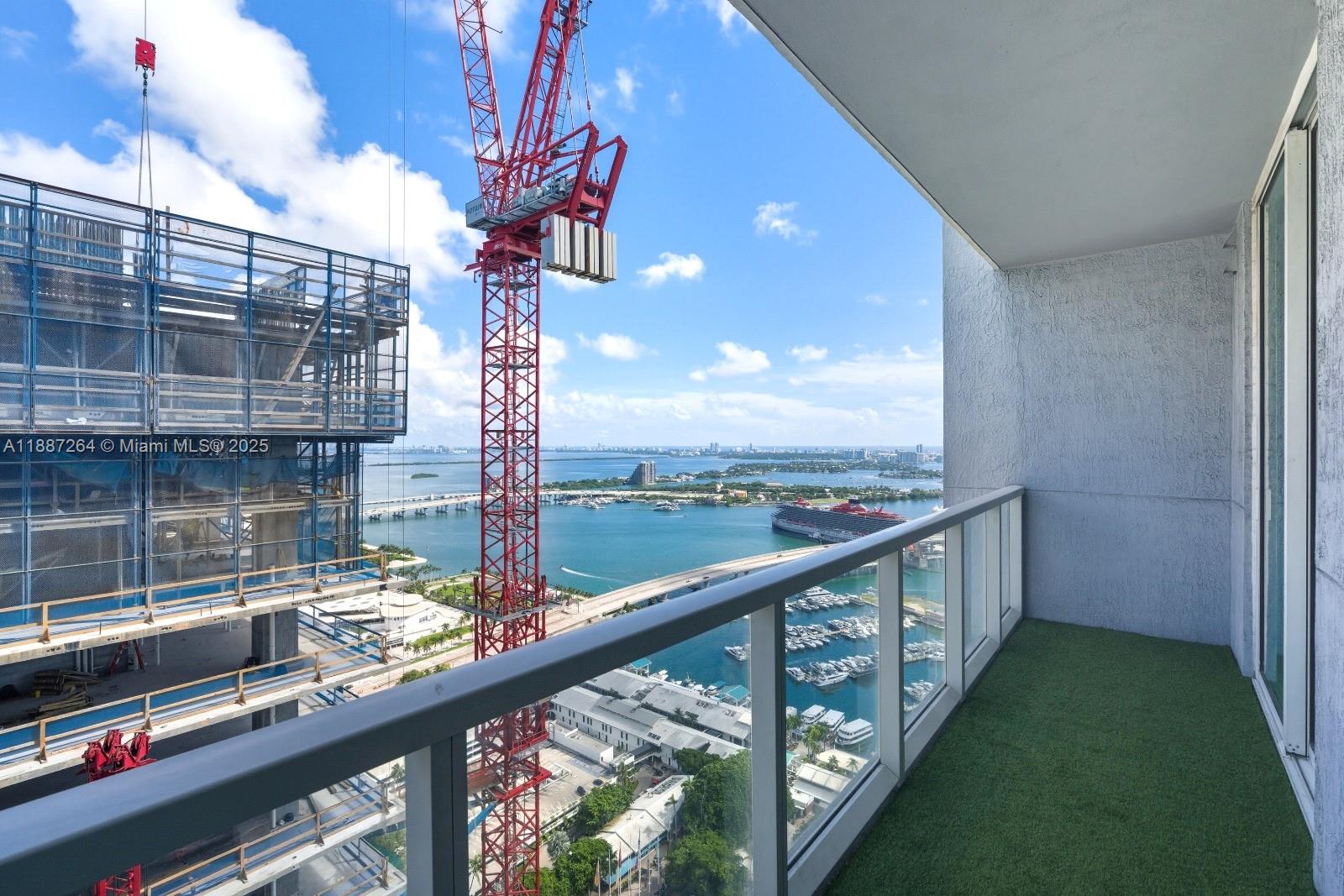 VIZCAYNE NORTH CONDO - Residential