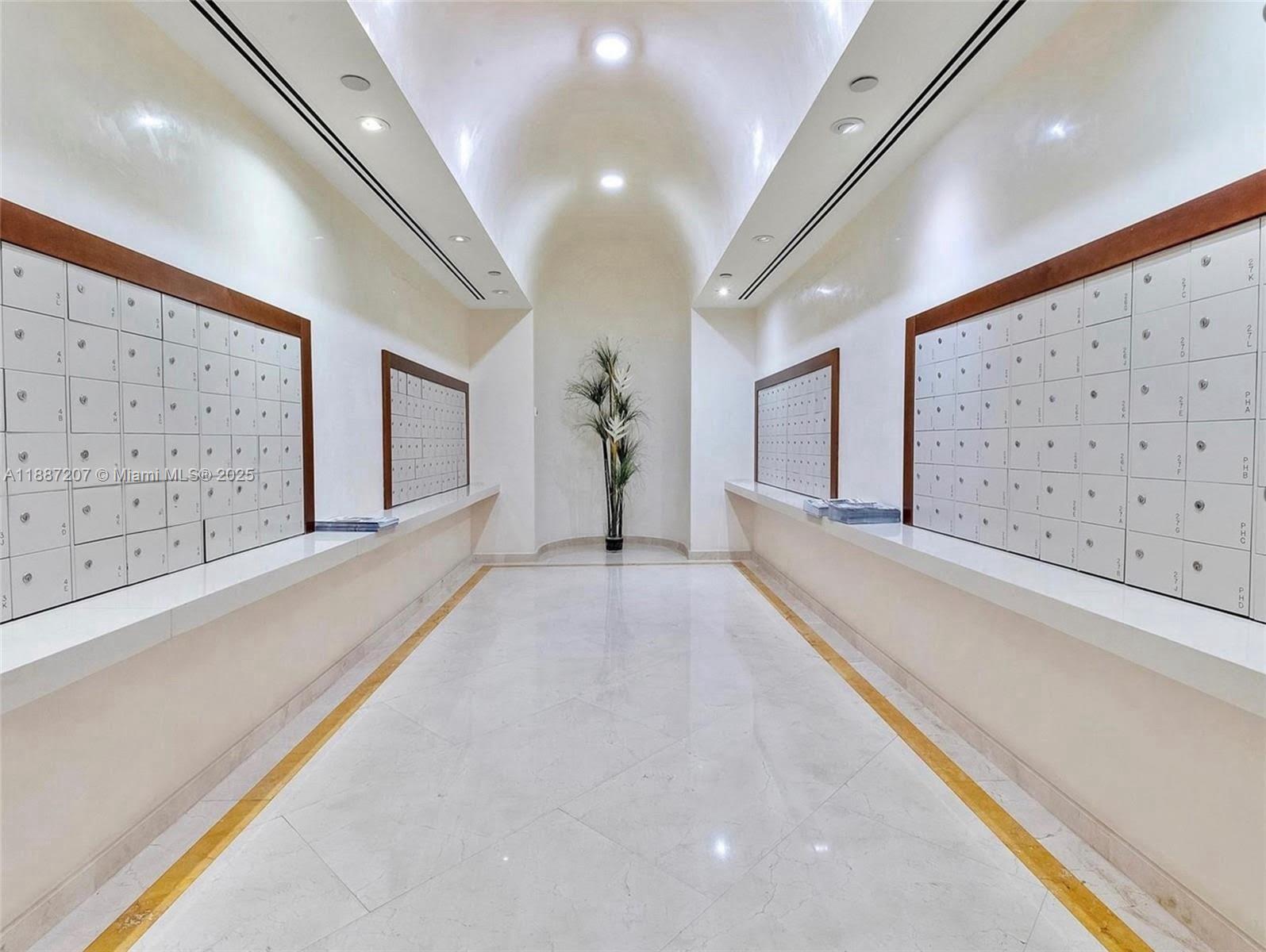 TURNBERRY TOWERS CONDO - Residential