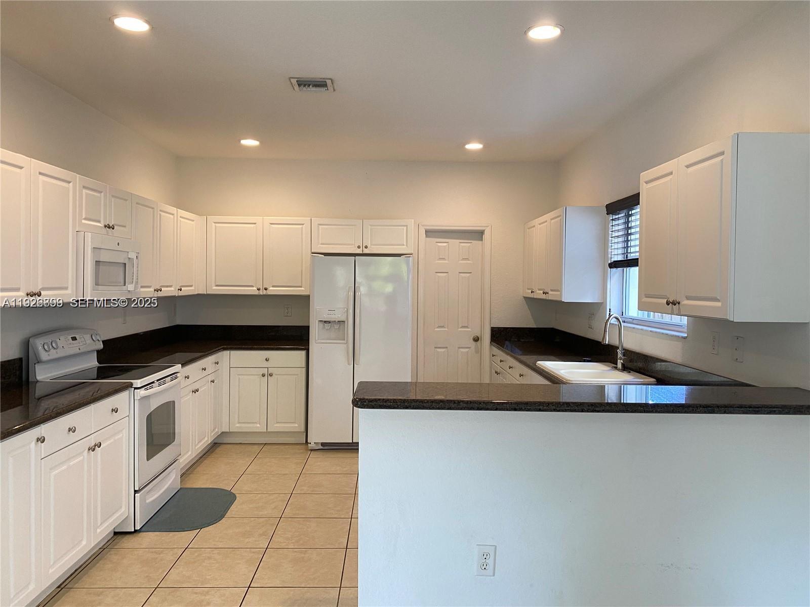 BALI AT OASIS - Residential Lease