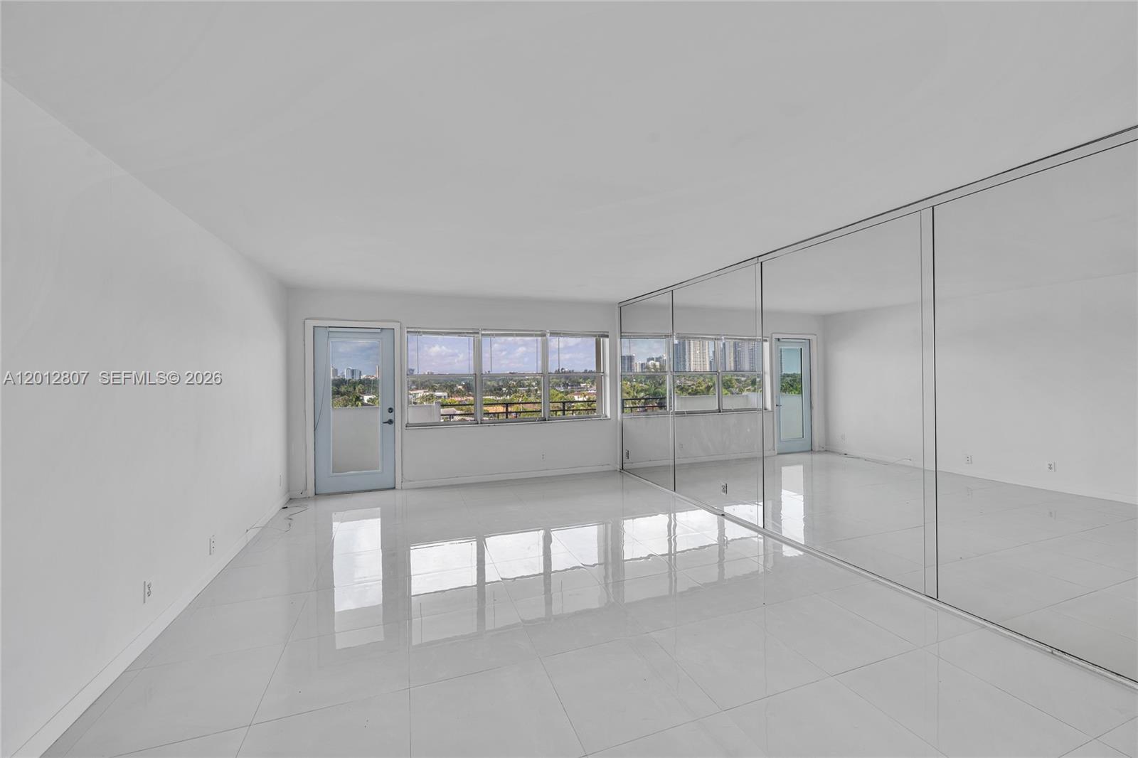 401 Golden Isles Dr 712