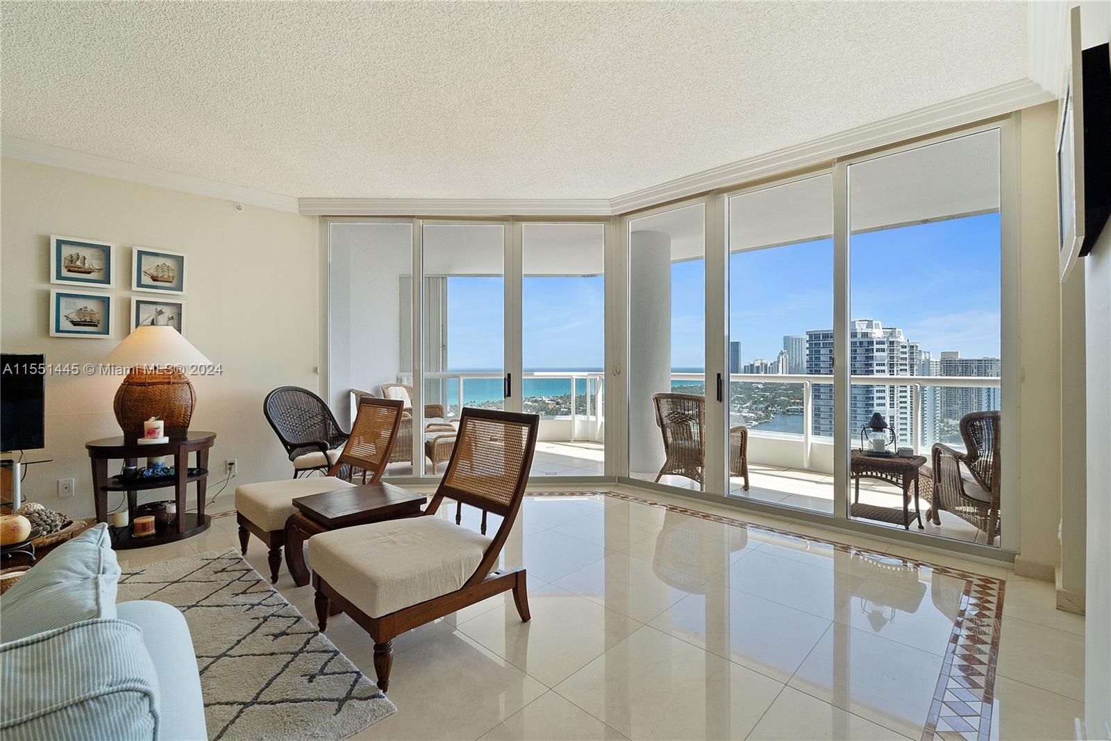 Property for Sale at 21050 Point Pl Pl 2702, Aventura, Miami-Dade County, Florida - Bedrooms: 3 
Bathrooms: 3  - $1,490,000