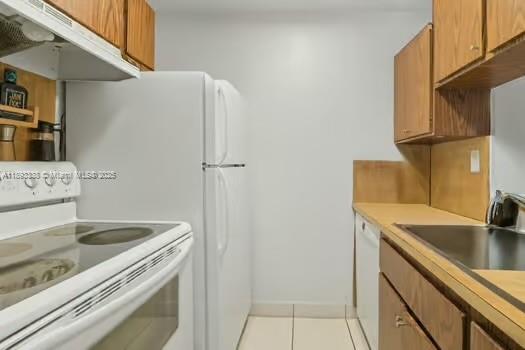 CYPRESS VILLAGE CONDO - Residential Lease