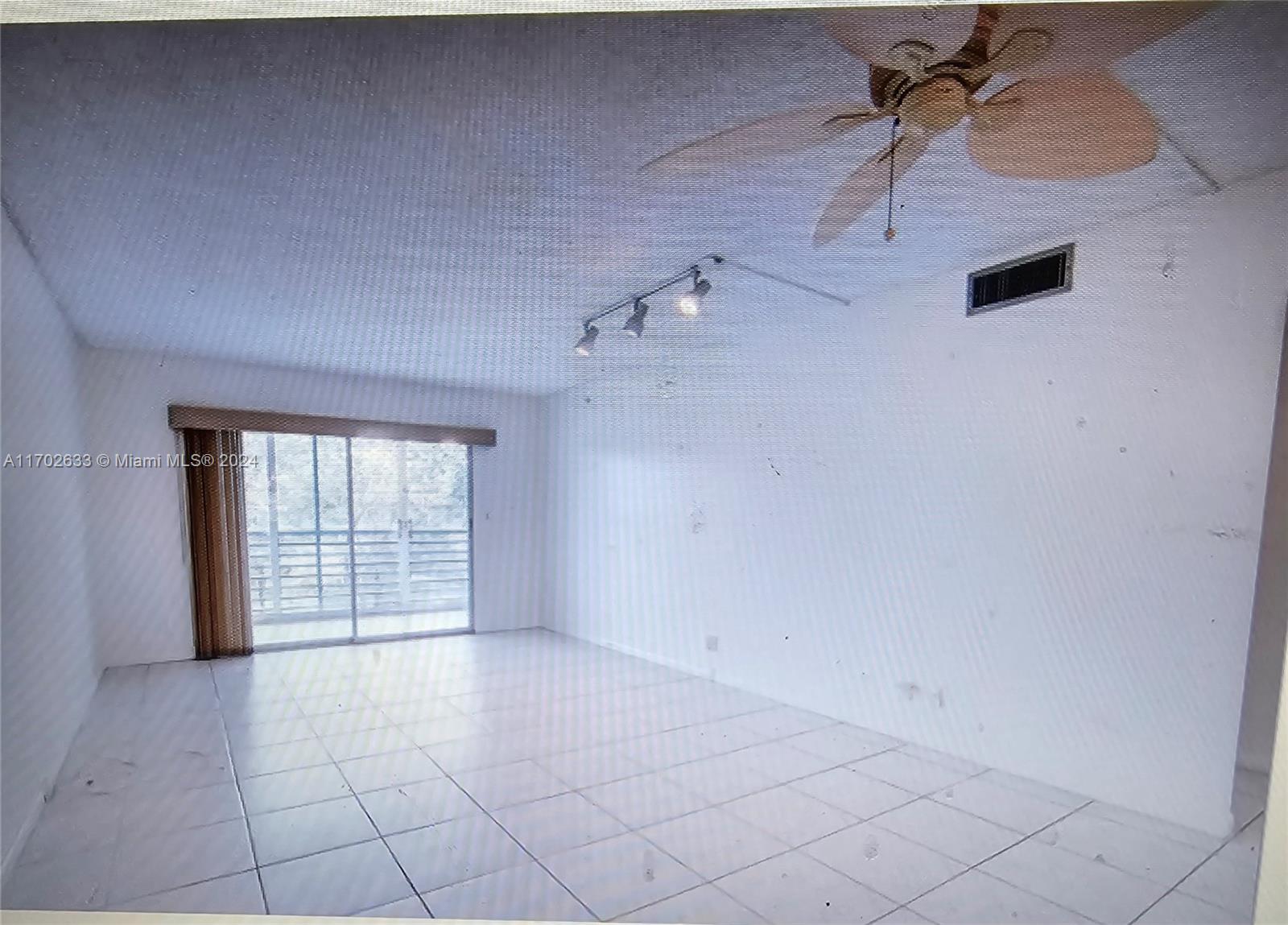 Property for Sale at 2405 Antigua Circle L4, Coconut Creek, Broward County, Florida - Bedrooms: 2 
Bathrooms: 2  - $151,900