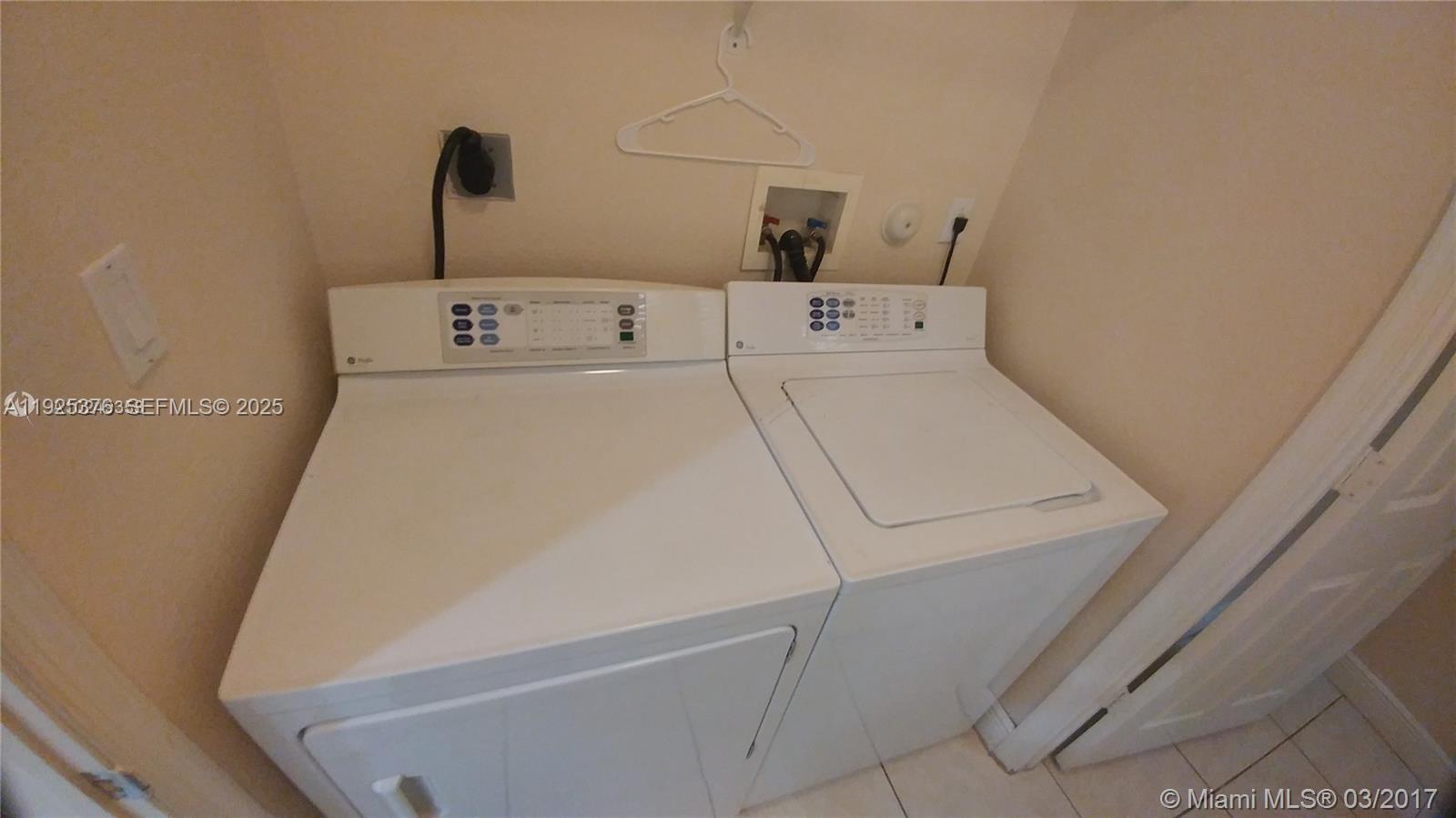 HIDDEN COVE CONDO - Residential Lease