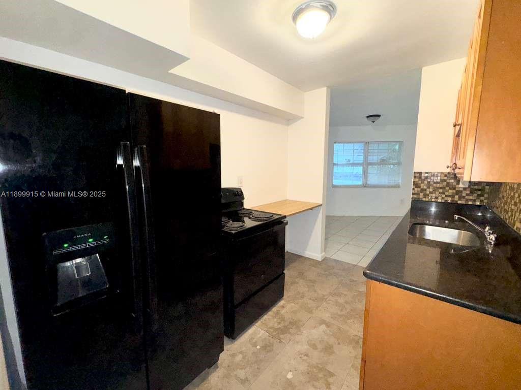 COLONIAL COURT CONDO BLDG - Residential Lease