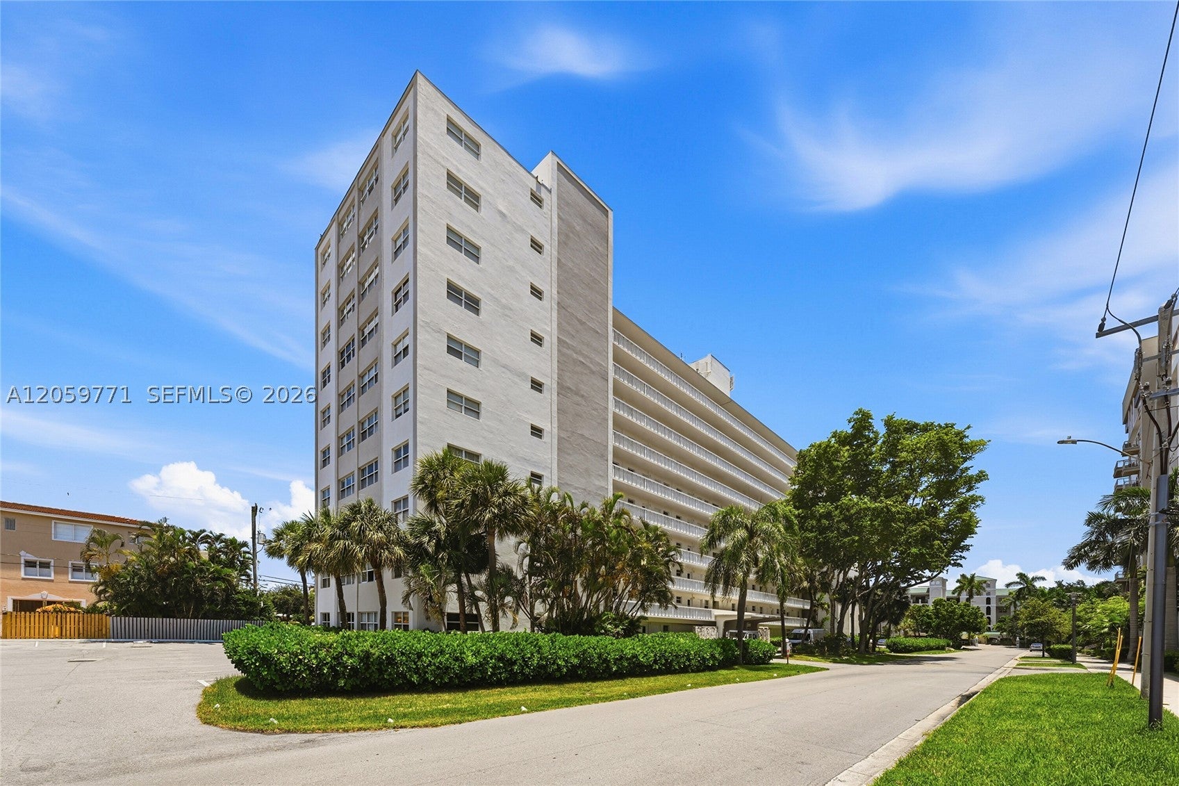 2555 NE 11 Street 510, Fort Lauderdale FL 33304