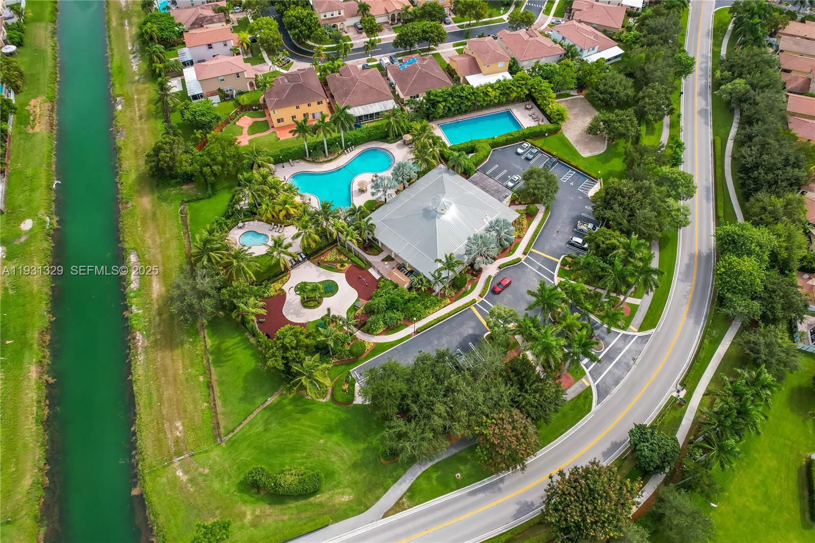 PORTOFINO OAKS - Residential