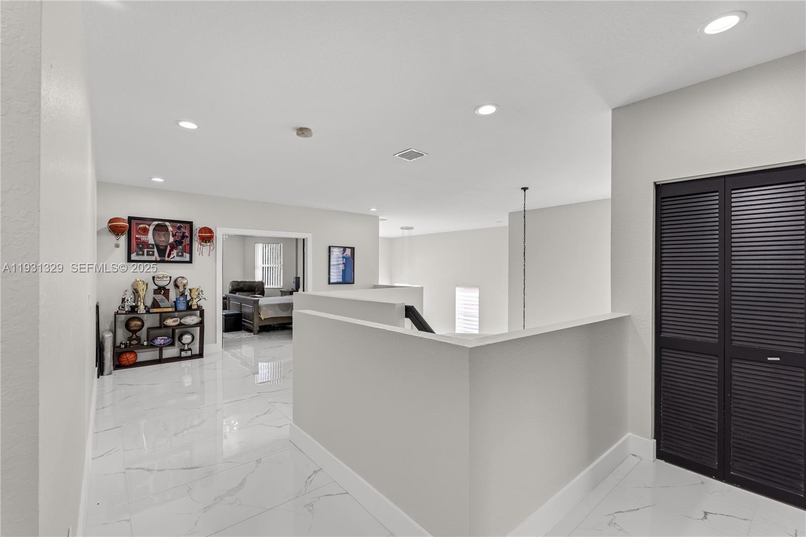 PORTOFINO OAKS - Residential