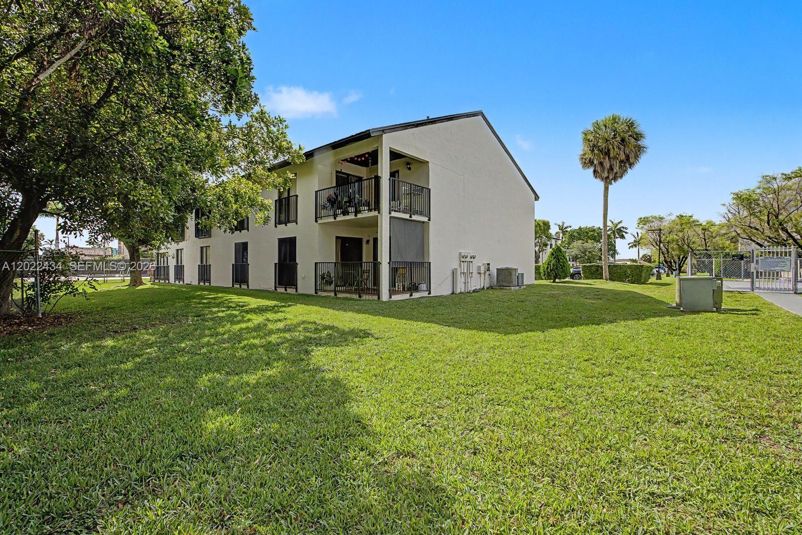 LYNBROOK COURT CONDO PH I - Residential