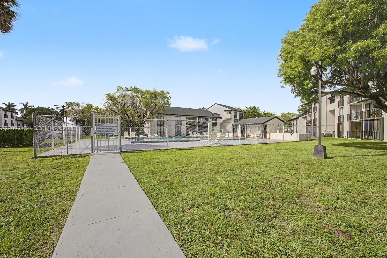 LYNBROOK COURT CONDO PH I - Residential