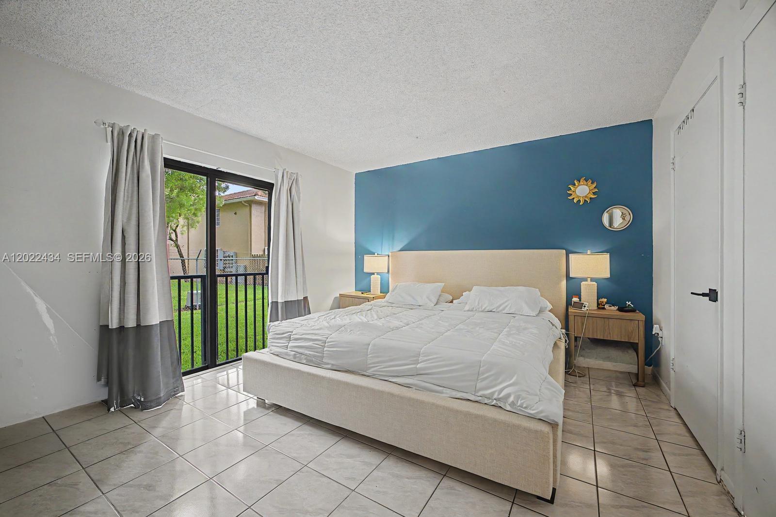 LYNBROOK COURT CONDO PH I - Residential