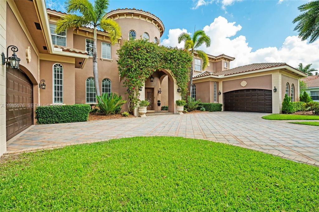 Photo of 12821 Kapok Ln, Davie, FL 33330 (MLS # A11985076)