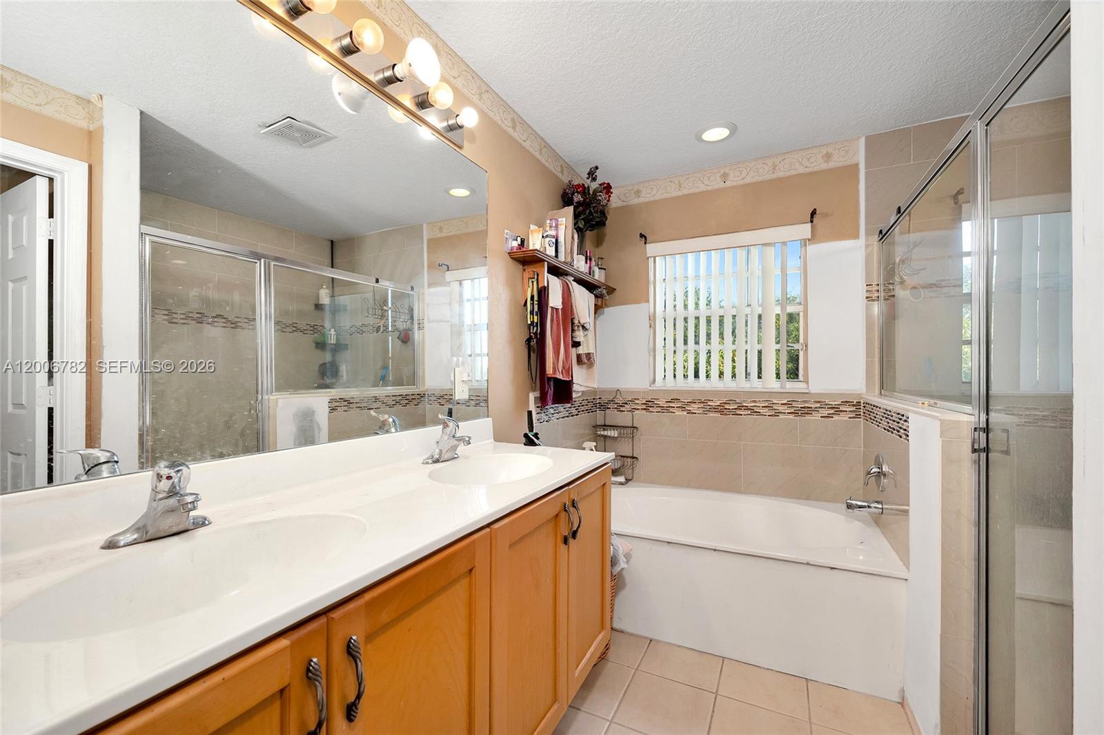 VICTORIA WOODS 4 - Residential