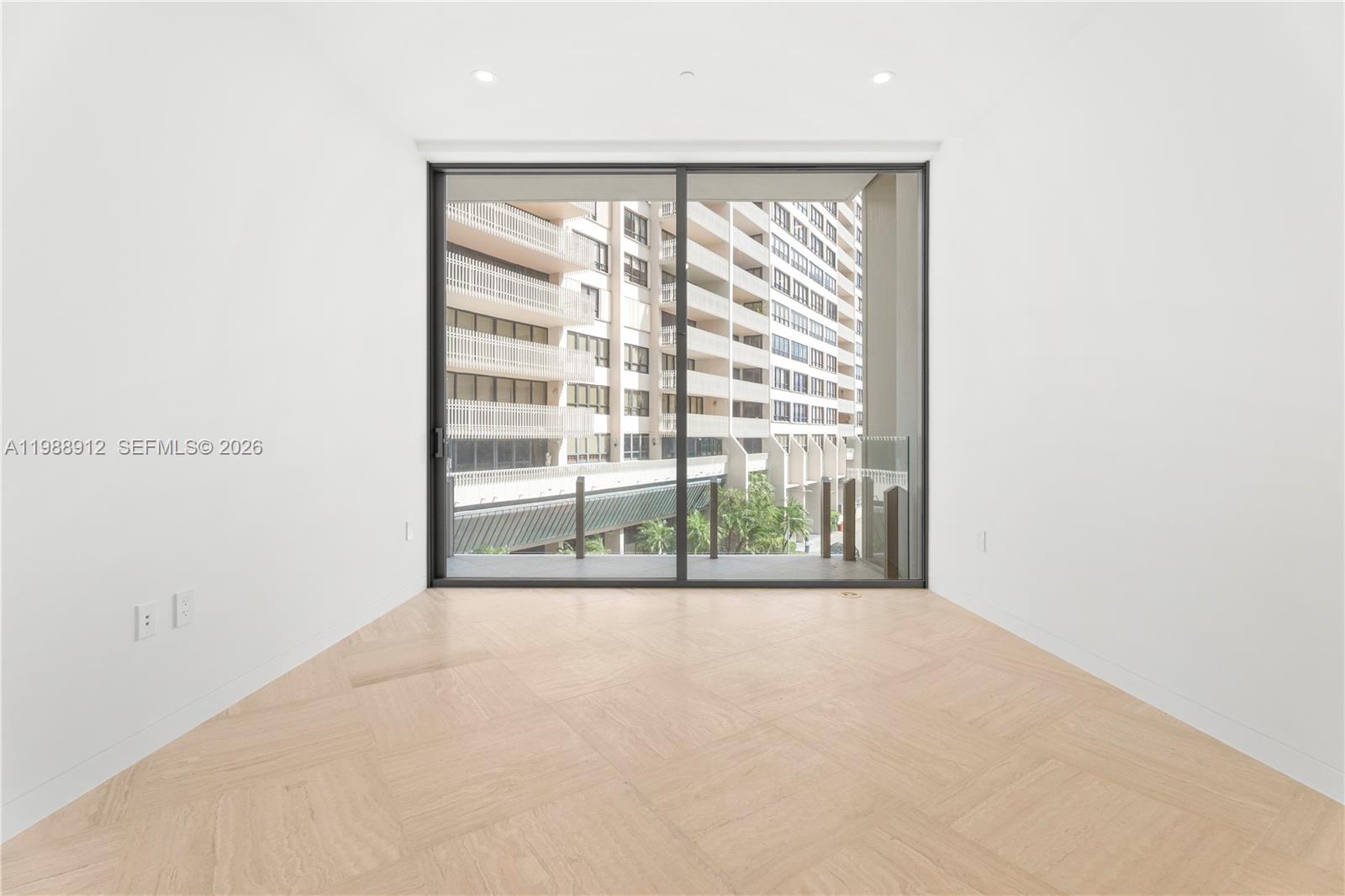 VITA GROVE ISLE - Residential