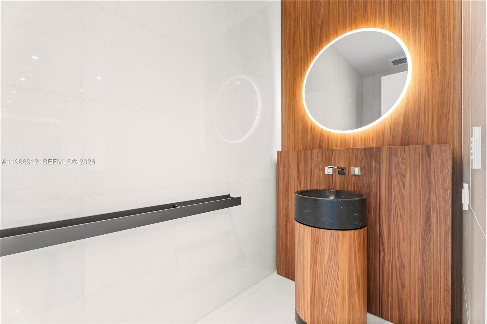 VITA GROVE ISLE - Residential