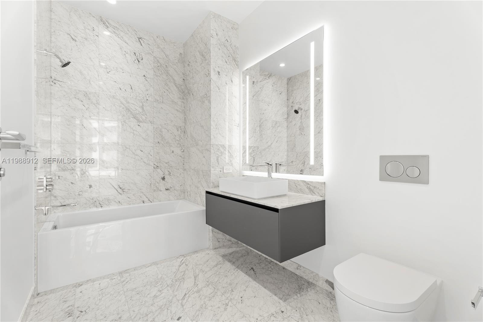 VITA GROVE ISLE - Residential