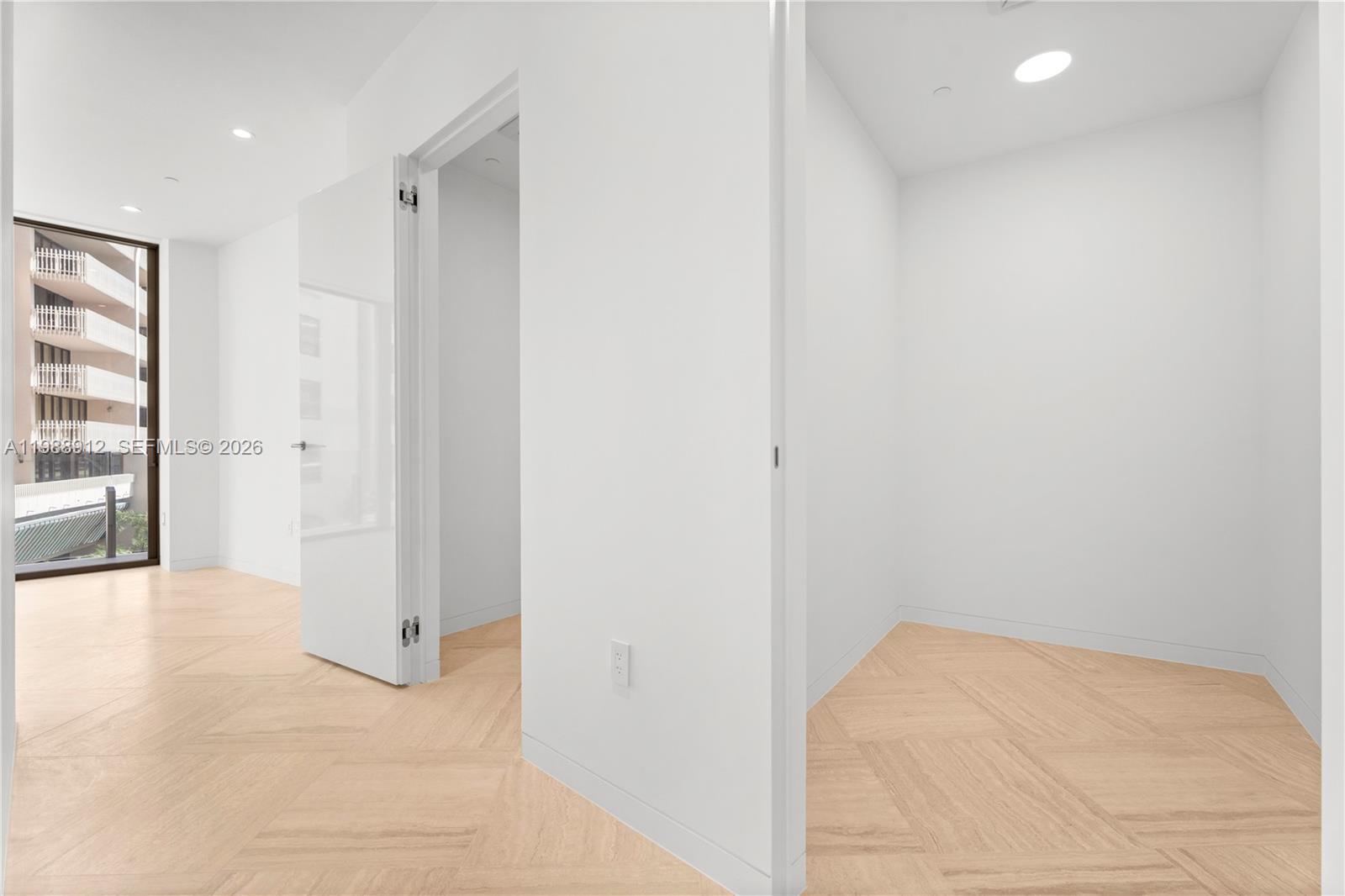 VITA GROVE ISLE - Residential