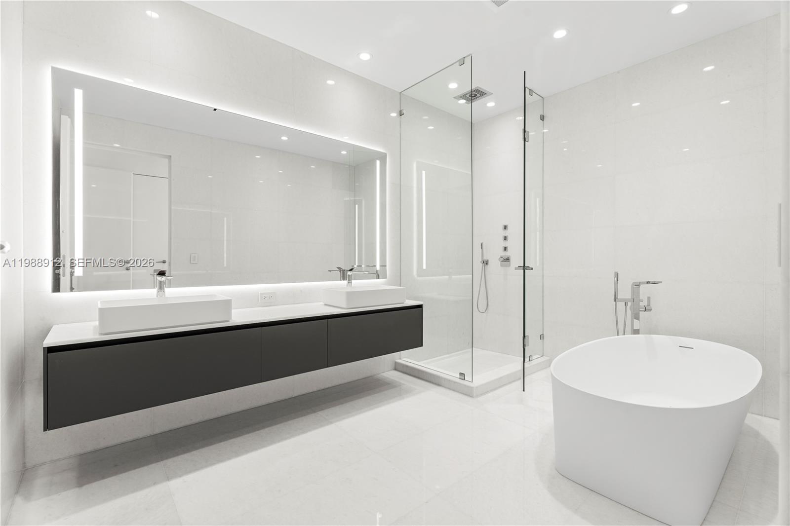 VITA GROVE ISLE - Residential