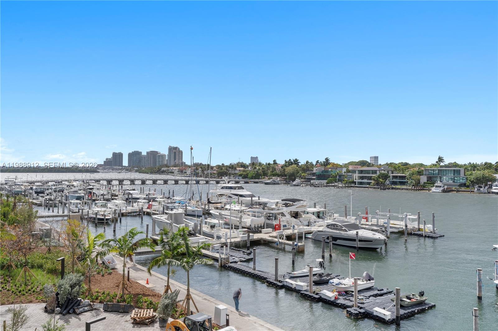 5 Grove Isle Dr S303