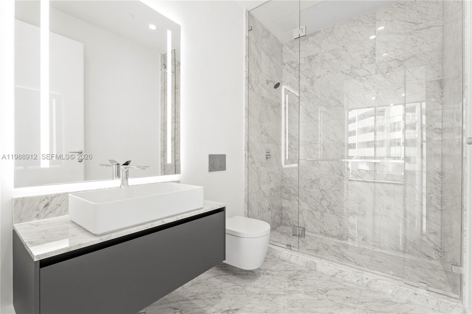 VITA GROVE ISLE - Residential