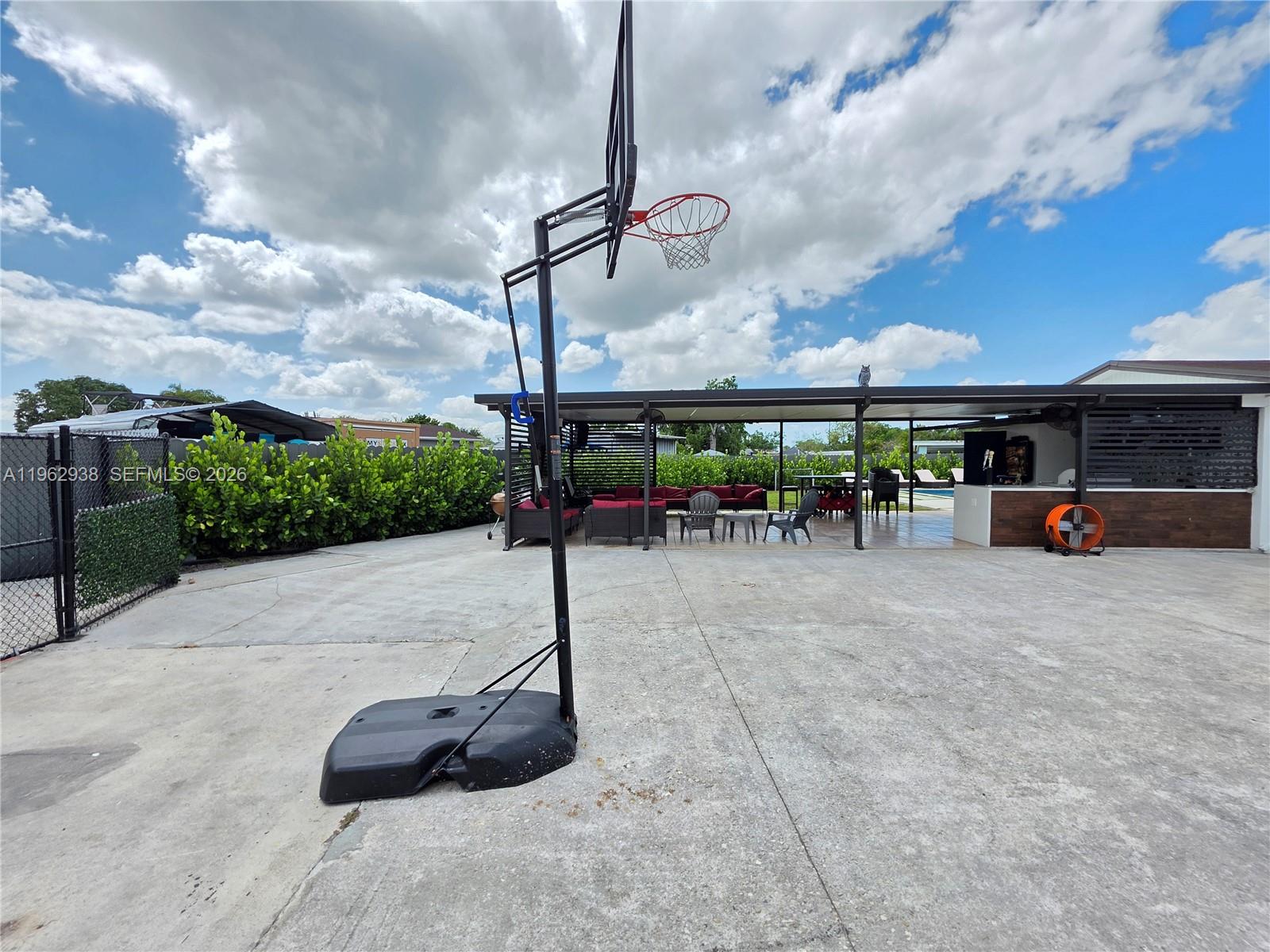 CAROL CITY GDNS 1ST ADDN - Residential