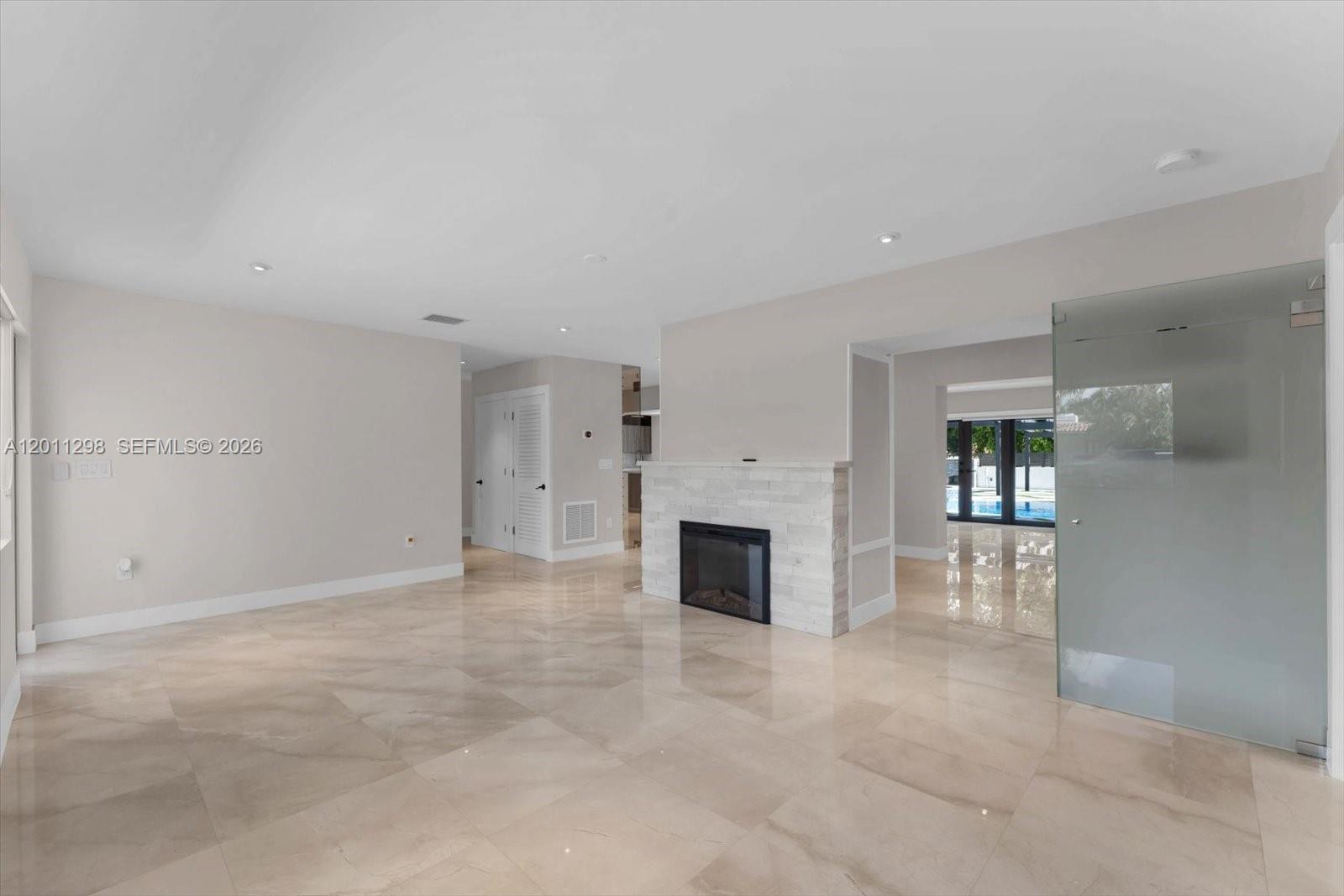 29 NE 95th St