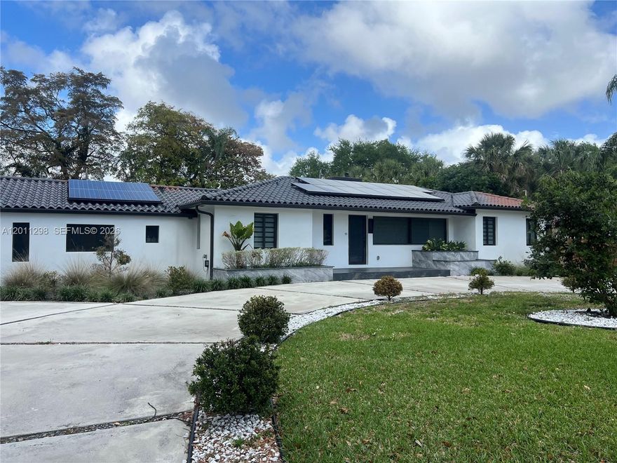 Live in the most beautiful neighborhood.
The house has been fully remodel
A must see
Easy to show