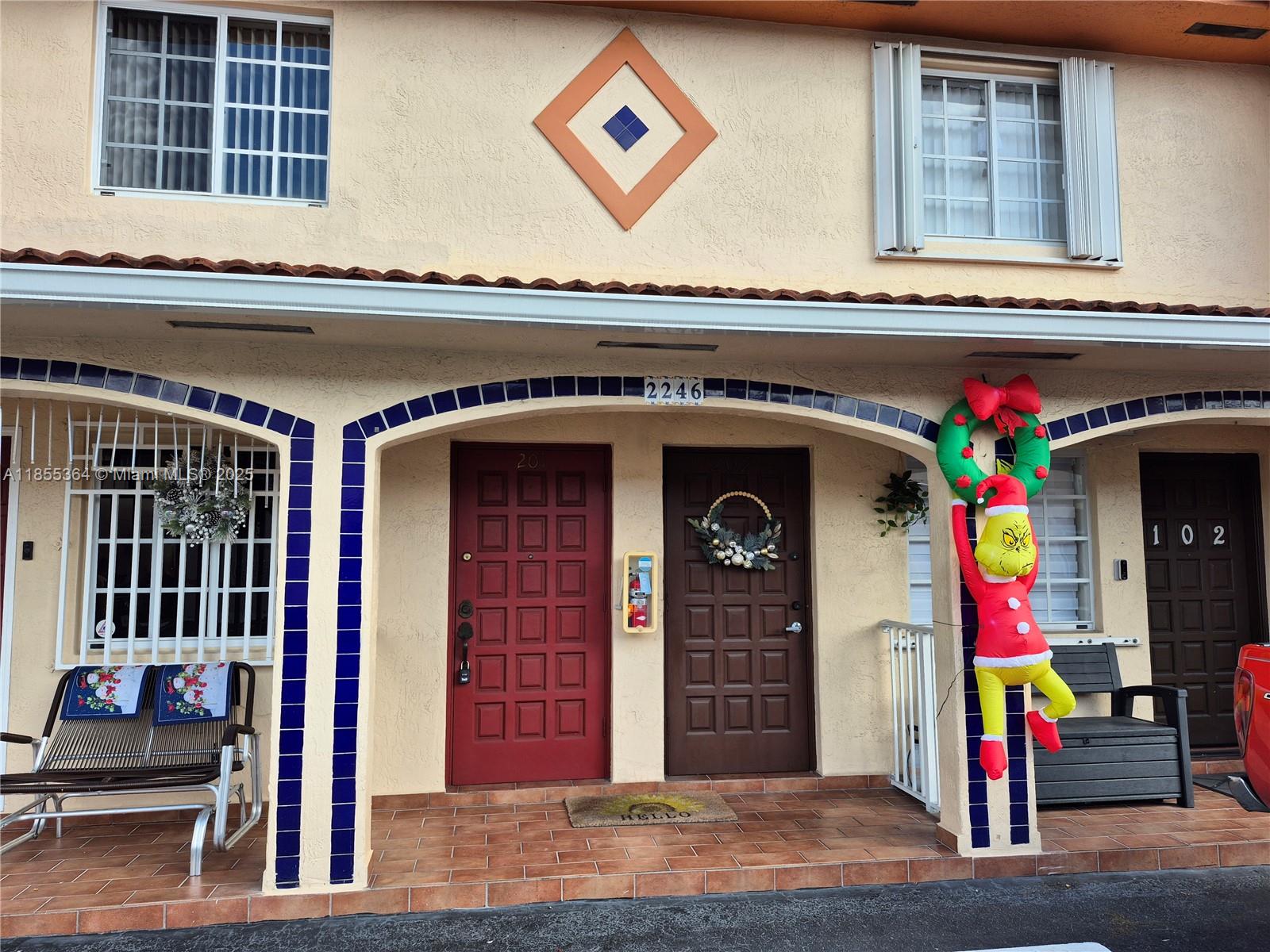 Excellent location in Alcazar Villas. Condo unit has been freshly painted in move in conditions. Two assigned parking spaces. This condo is centrally located within excellent schools, restaurants, shopping malls and police dept. Easy access to major highways.