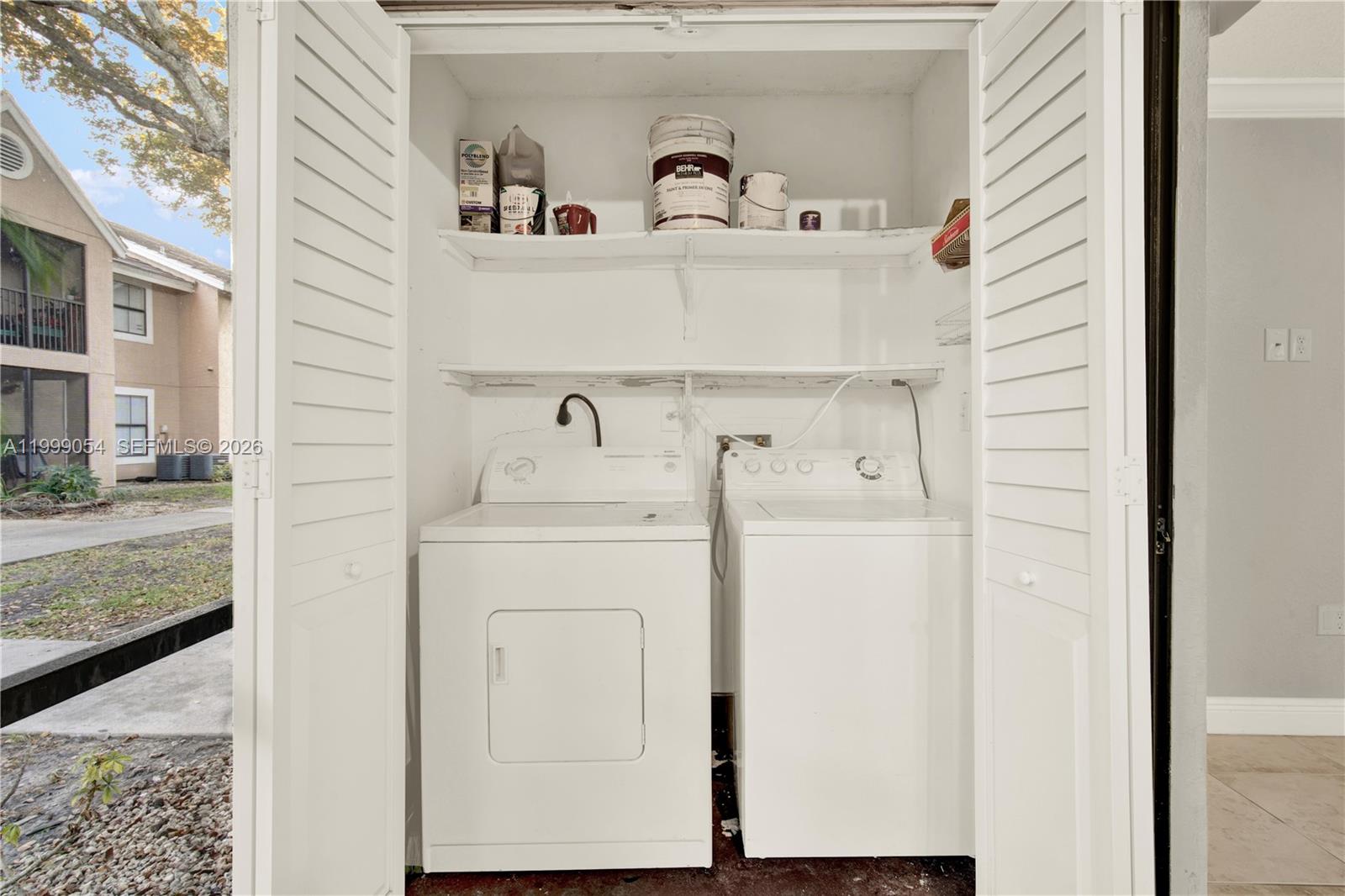 VISTA LAGO AT THE HAMMOCK - Residential