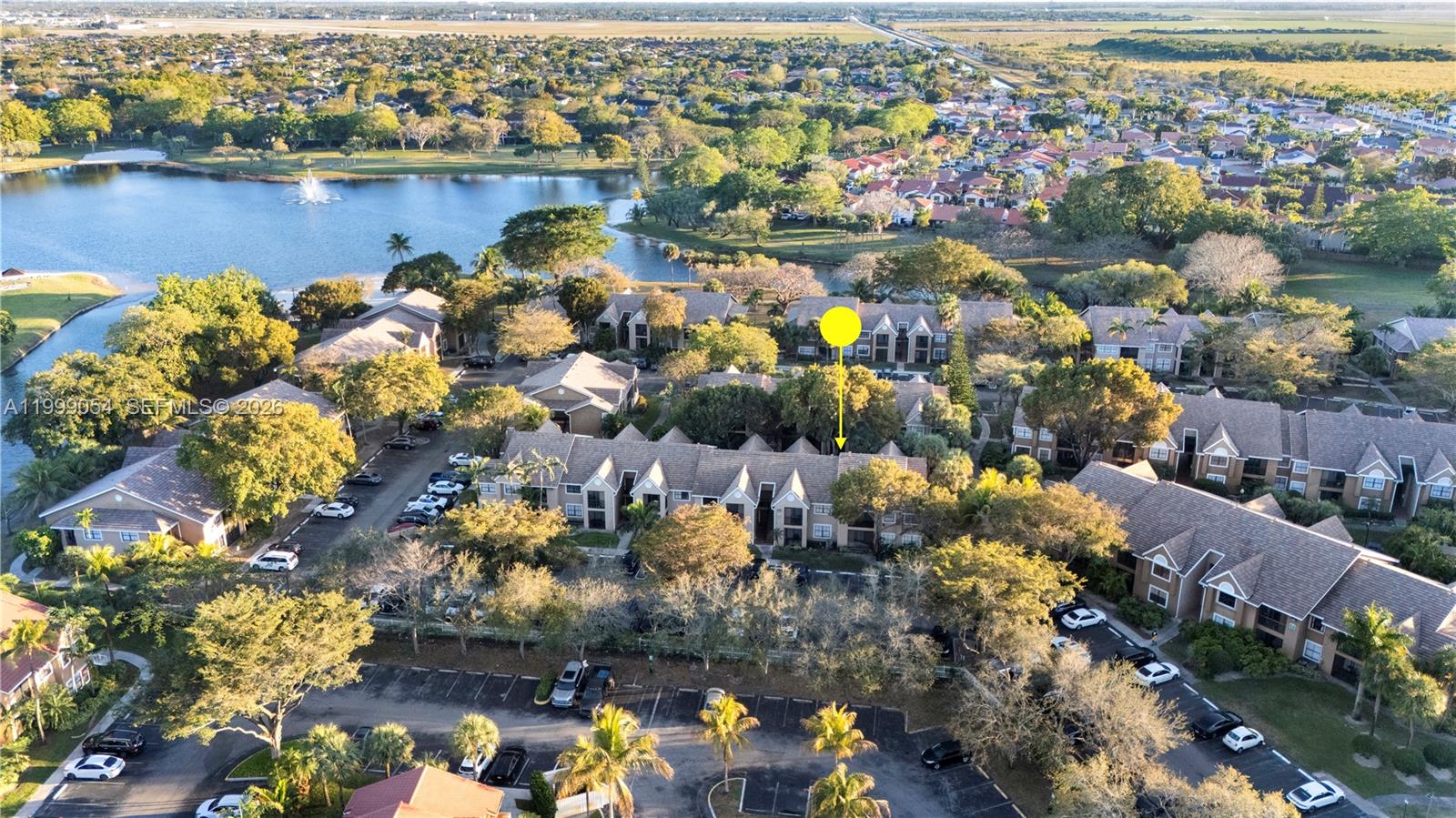 VISTA LAGO AT THE HAMMOCK - Residential