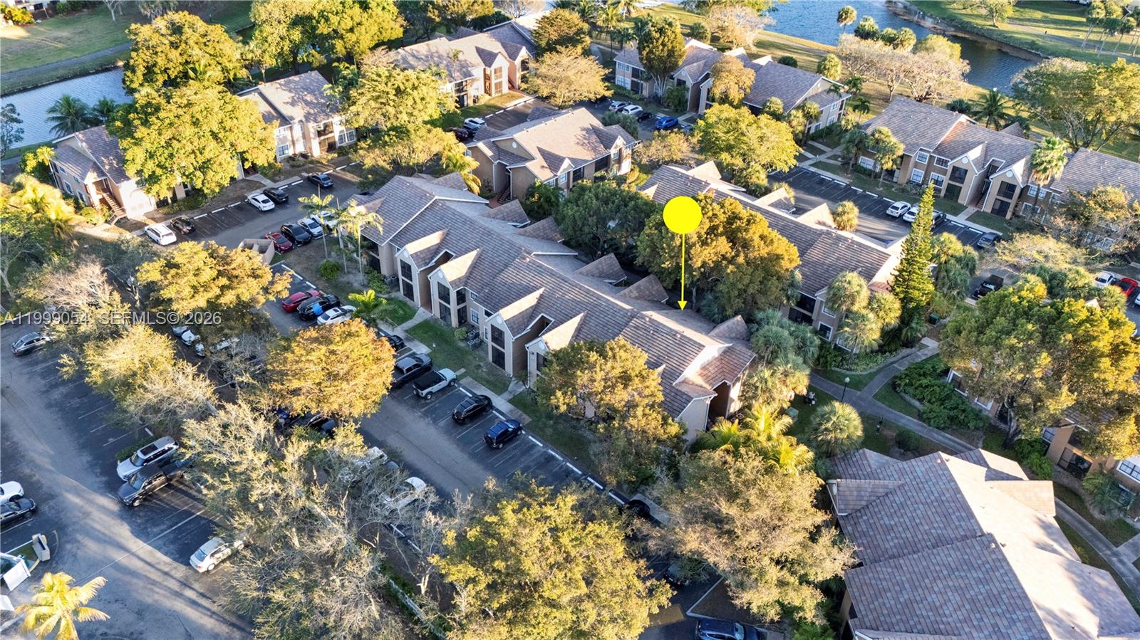 VISTA LAGO AT THE HAMMOCK - Residential